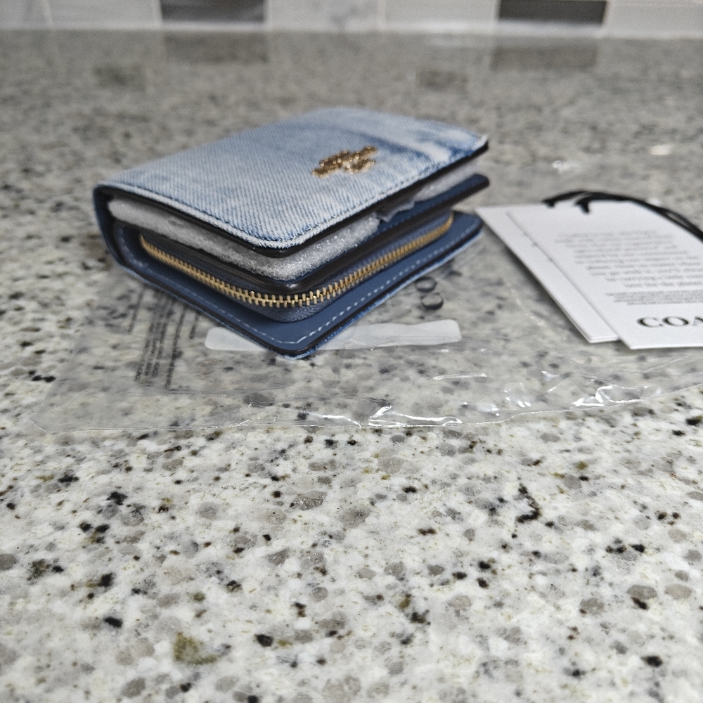 Coach Snap Wallet In Loved Denim With Charm - Picture 5 of 10
